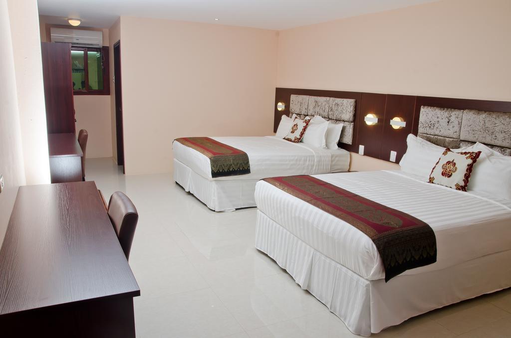 Grand Diamond Hotel Trinidad Piarco Dış mekan fotoğraf