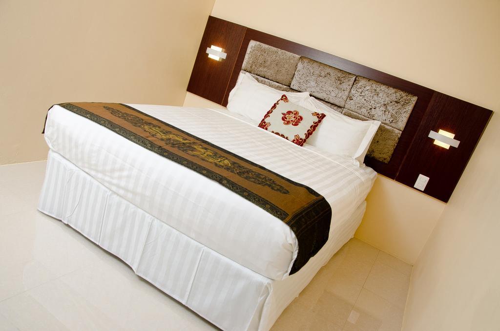 Grand Diamond Hotel Trinidad Piarco Dış mekan fotoğraf