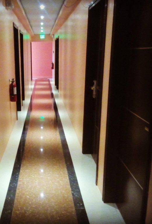 Grand Diamond Hotel Trinidad Piarco Dış mekan fotoğraf