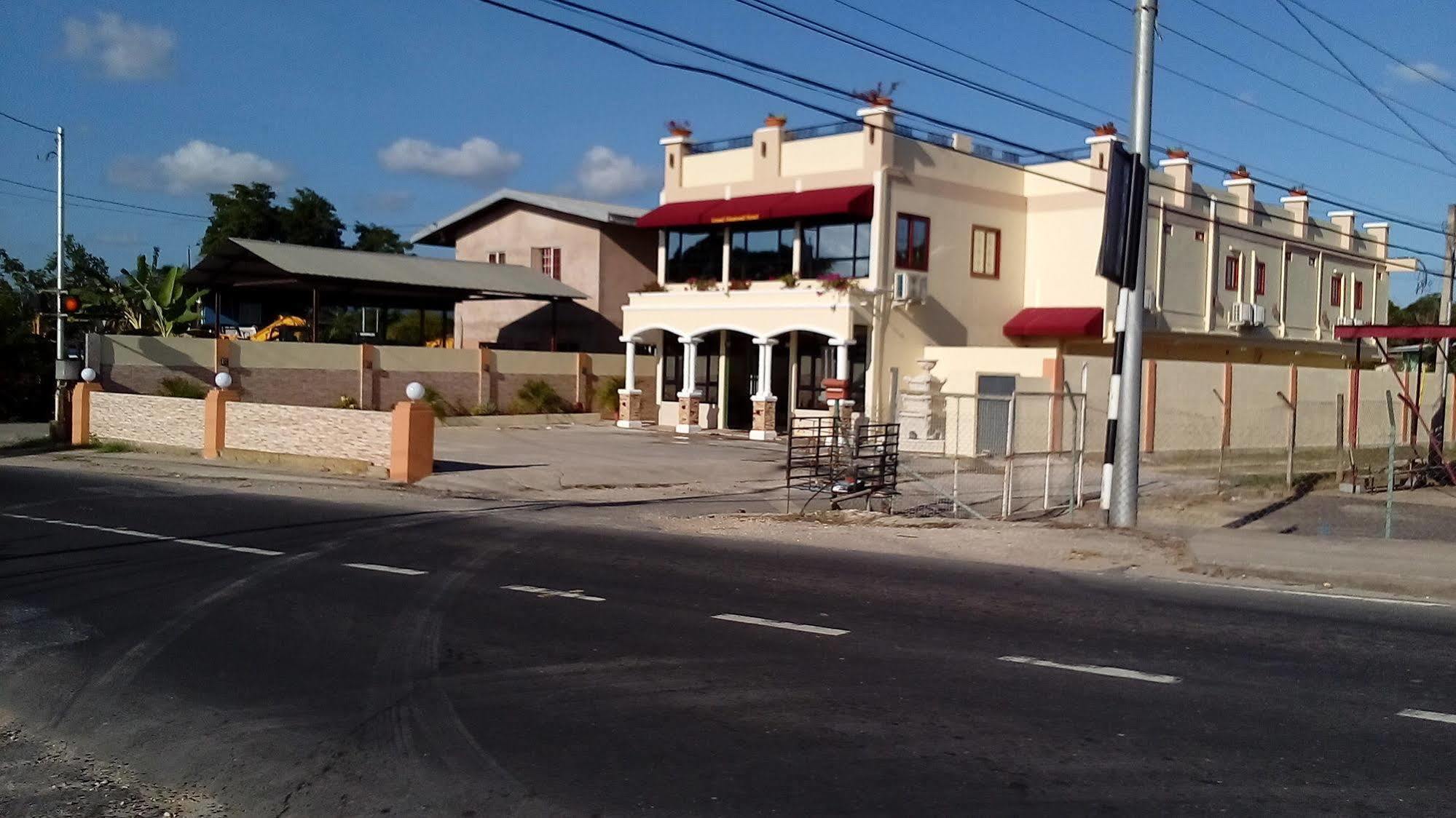 Grand Diamond Hotel Trinidad Piarco Dış mekan fotoğraf